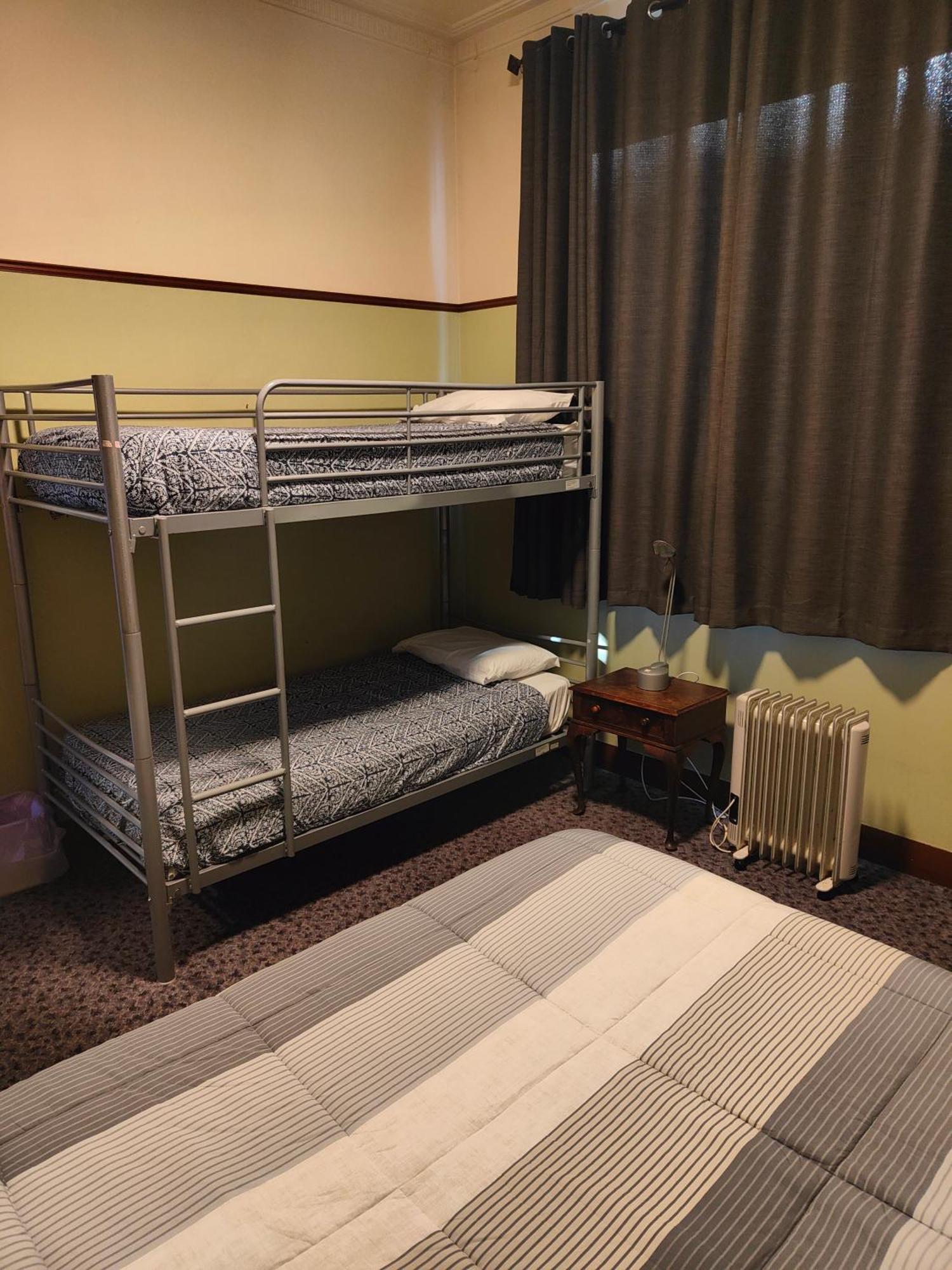Manor House Backpackers Albergue Dunedin Exterior foto
